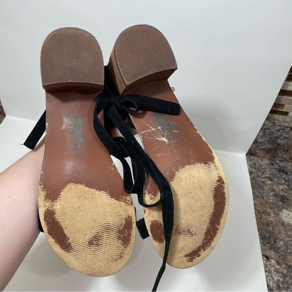 Steve Madden Black Strappy Stacked Heel Sandals - Picture 6 of 8